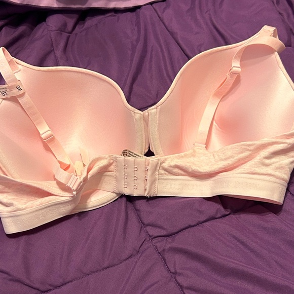 Victoria Secret Bra - Picture 3 of 3
